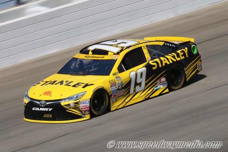 Chase Contenders_Carl Edwards_1493.jpg