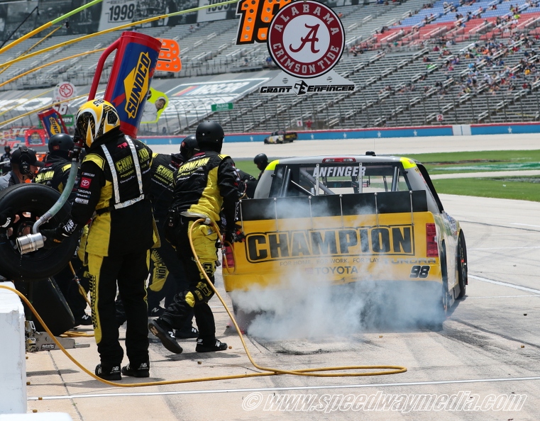 Camping World Truck - SpeedyCash.com 220 - Texas - photo by Ron Olds - sm20 .JPG