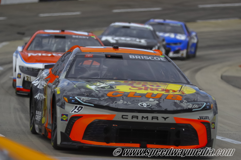 Chase Briscoe leads Josh Berry.jpg