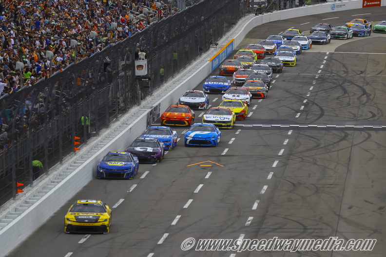 Christopher Bell leads lap 1.jpg