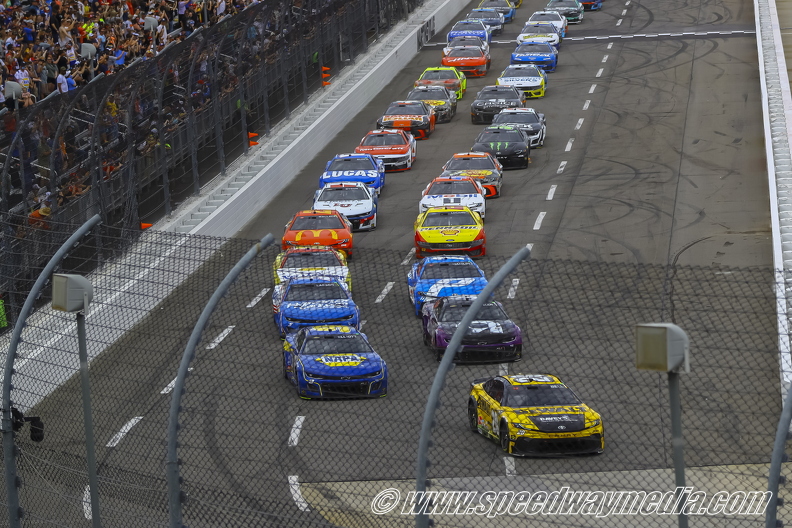 Firts turn first lap.jpg