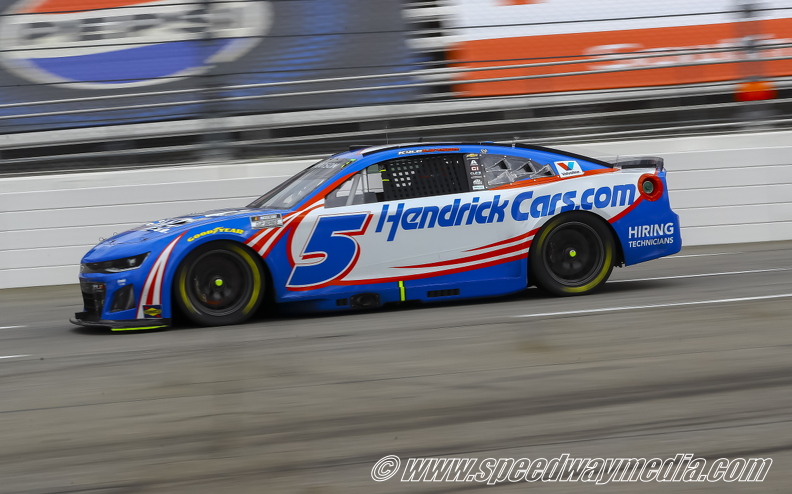 Kyle Larson down the back strtech.jpg