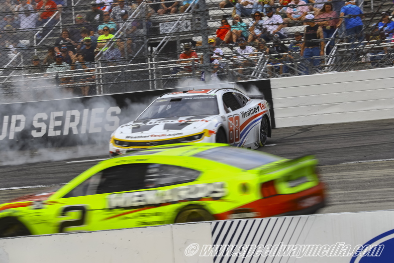 Shane Van Gisbergen spins.jpg