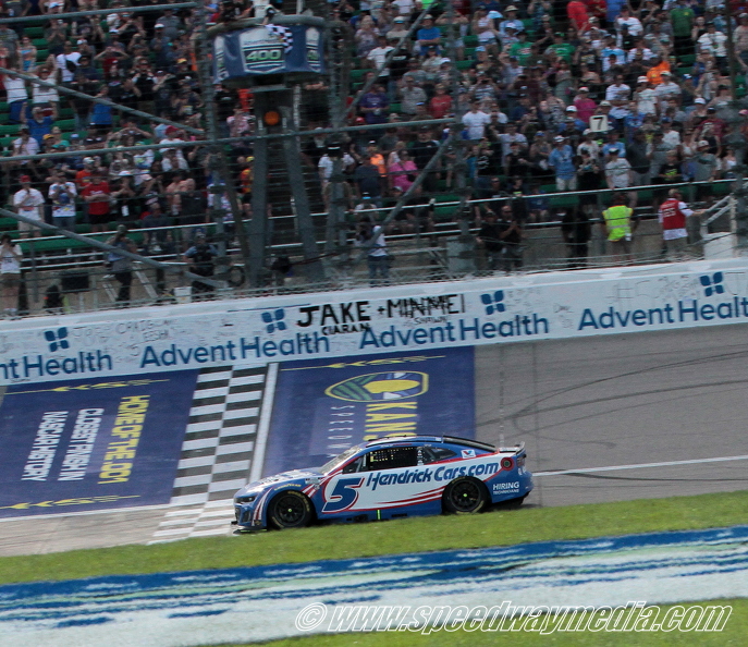 Kyle Larson takes the checkered flag.JPG