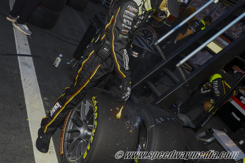 Cleaning the tires.jpg