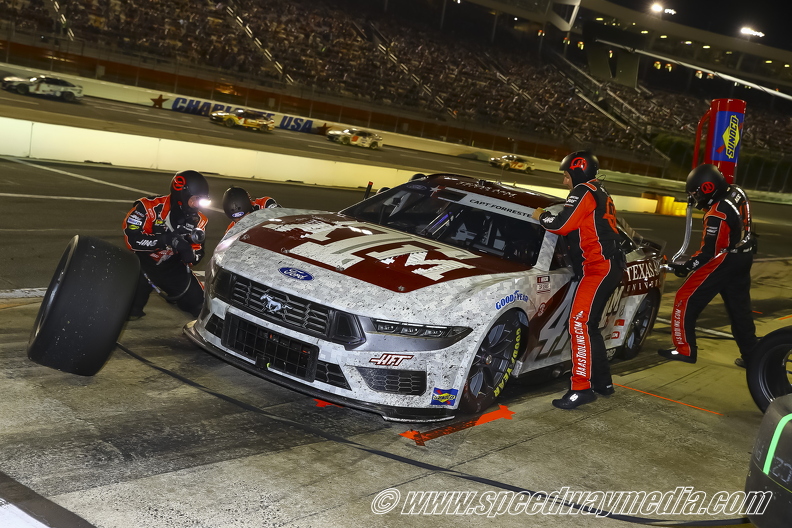 Cole Custer pitting for service.jpg