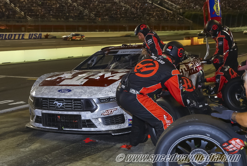 Cole Custer pitting.jpg