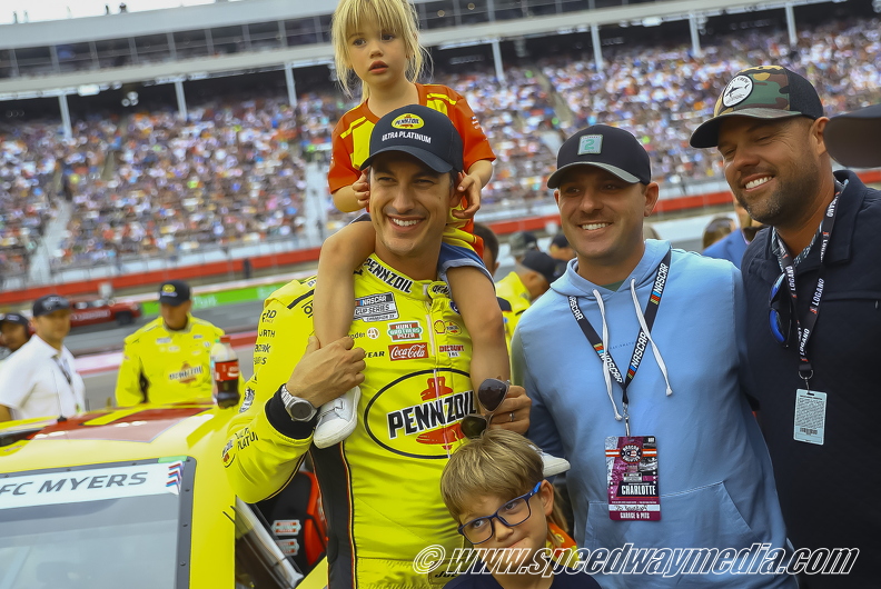 Joey Lagono with fans.jpg