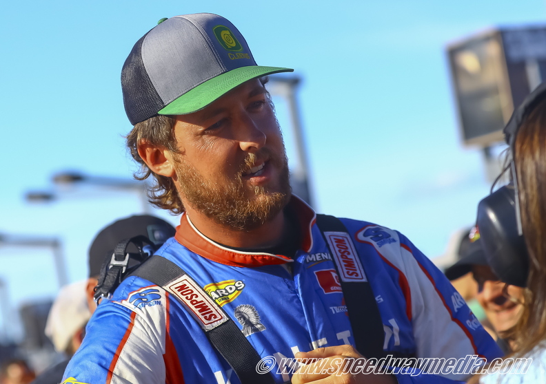 Cleetus McFarland being interviewed pre-race.jpg