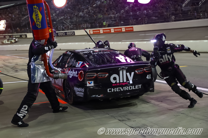 Alex Bowman pitting at Richmond 2.jpg