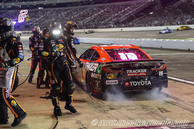 Chase Briscoe leaving the pits.jpg