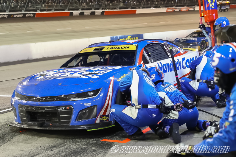 Kyle Larson pit stop 3.jpg