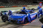 Kyle Larson pit stop