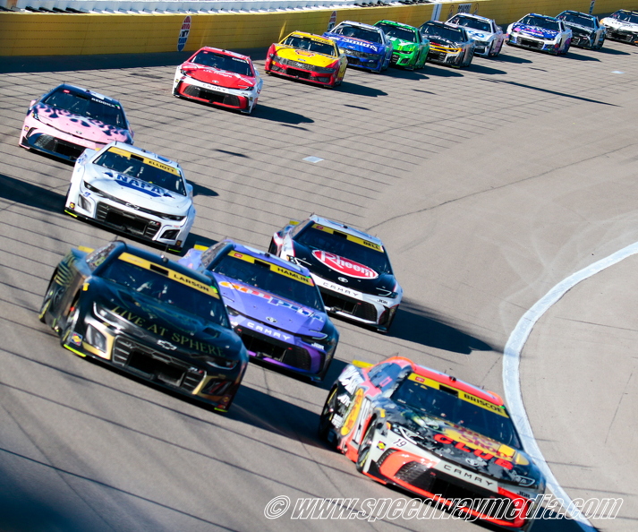 racing for the lead.JPG