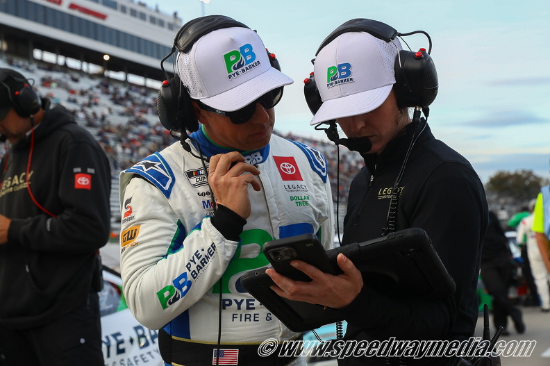 Martinsville Cup qualifing Xfinity 500 (6).jpg