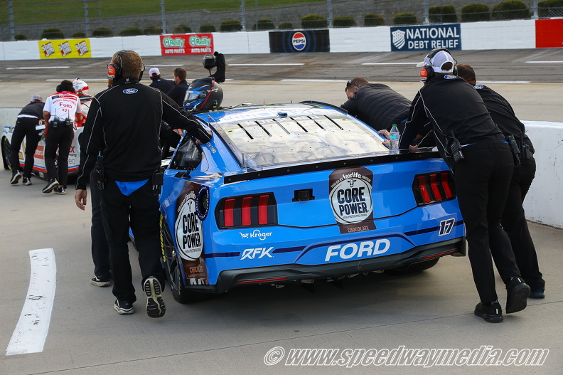 Martinsville Cup qualifing Xfinity 500 (36).jpg