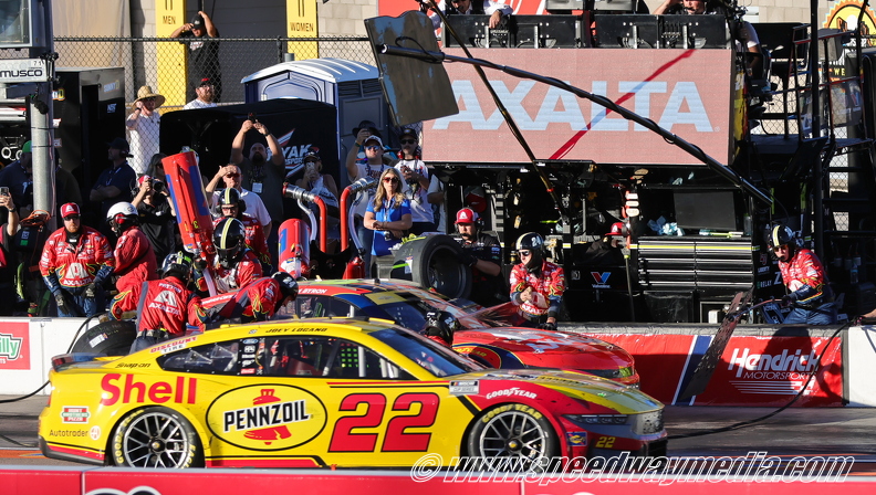 Congestion on pit row.JPG