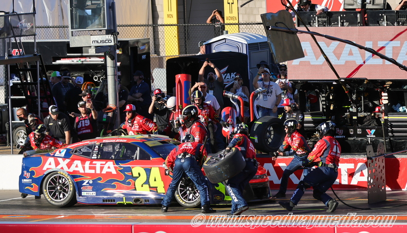 William Byron pit stop.JPG