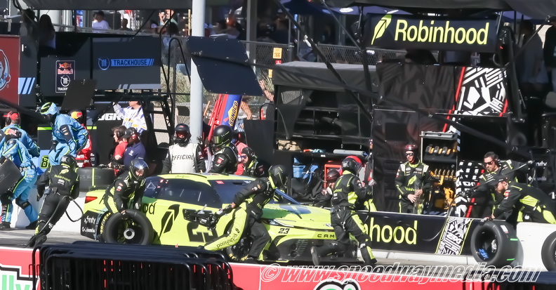 Bubba Walace pit action.JPG