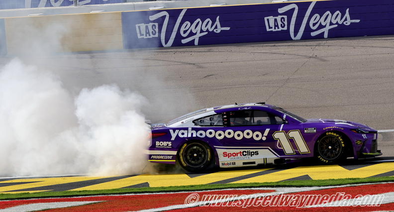 Denny Hamlin winner 2 .JPG