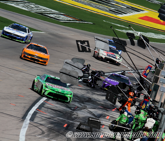pit stop action.JPG