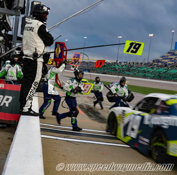 Brant Crews pit crew .JPG