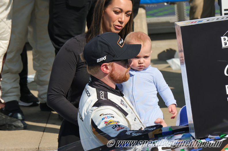 Tyler Reddick wiith family.JPG