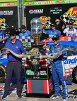 Kyle Larson victory lane 4