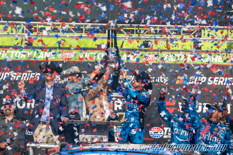Chase Elliott-16.jpg