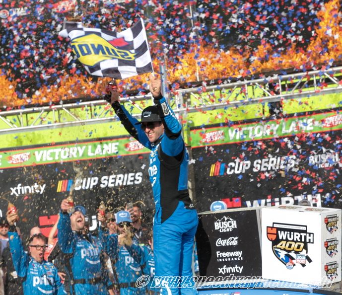 Chase Elliott victory lane 2.JPG