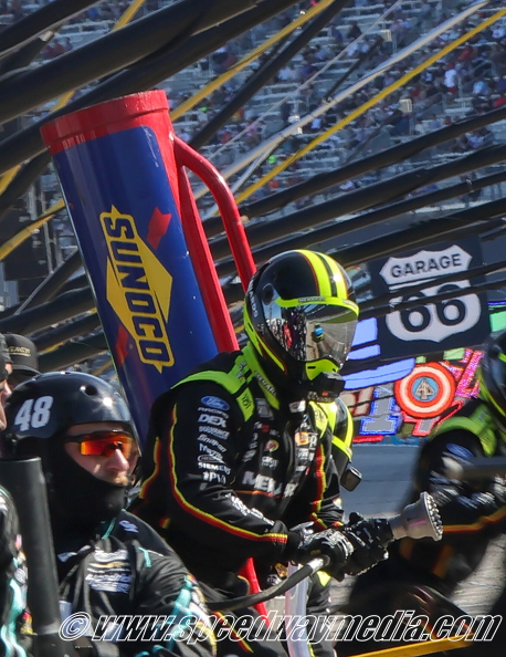 Ryan Blaney pit crew.JPG