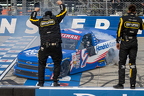 Kyle Busch wins at Dover