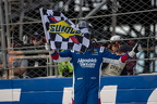 Kyle Busch wins at Dover