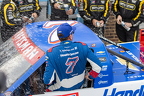Kyle Busch wins at Dover