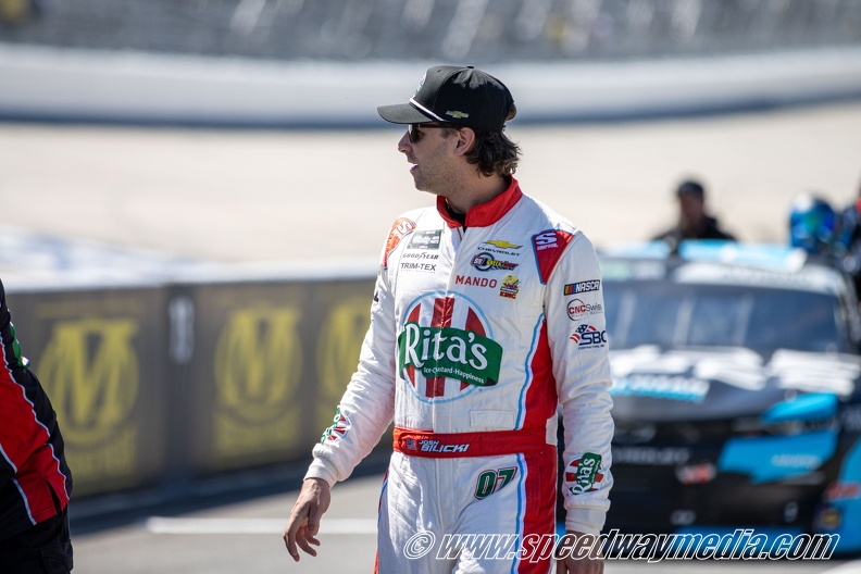 8_Xfinity_Qualifying.jpg