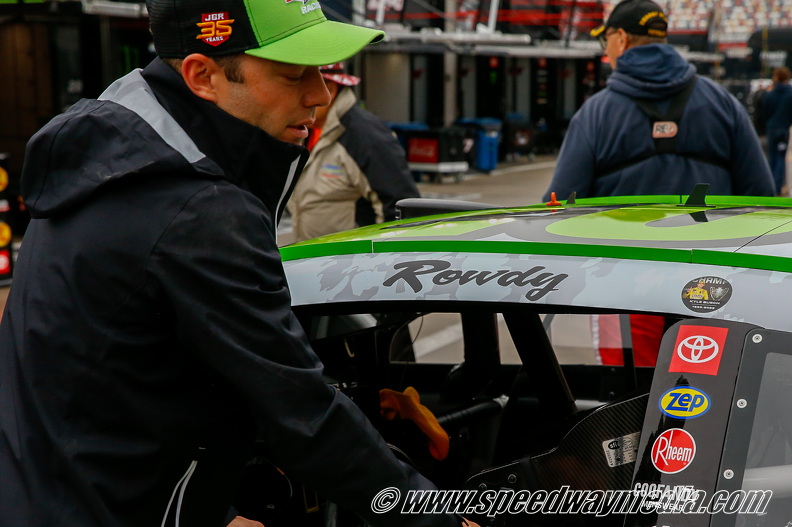 Charlotte Coca-Cola 600, garage, saturday rain delay (39).jpg