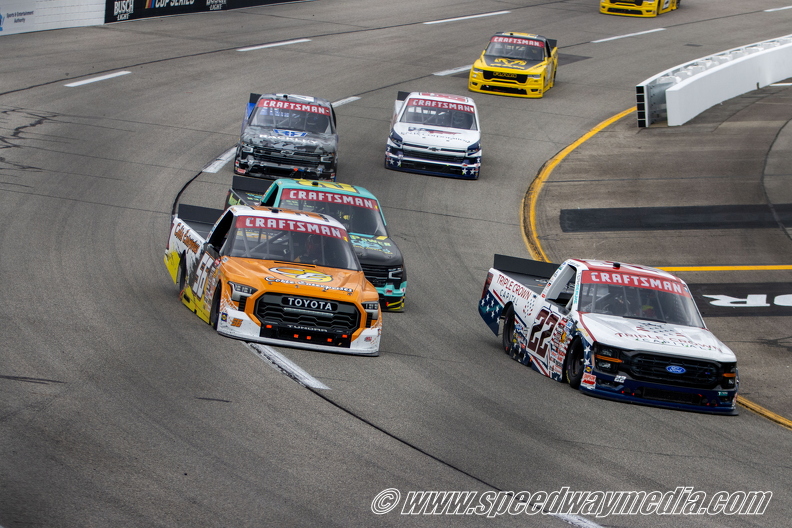 230_Truck_Race.jpg