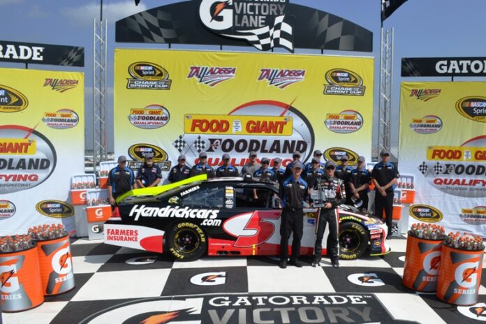 Kahne receives pole award for Sunday's Good Sam Roadside Assistance 500