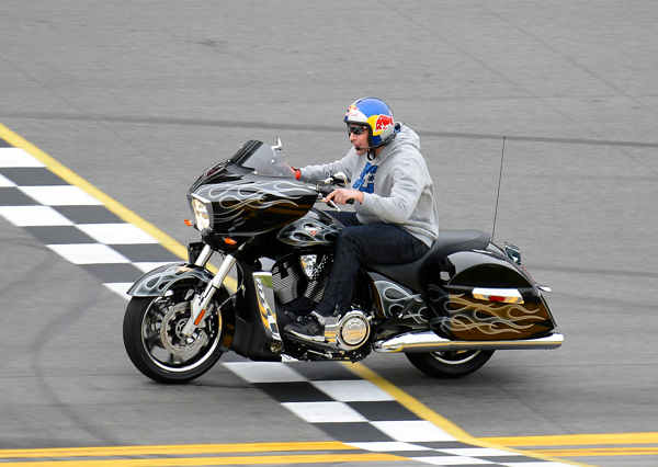 Pastrana Takes on ‘CAMCAT’ in FOX’s Daytona 500 Prerace Show