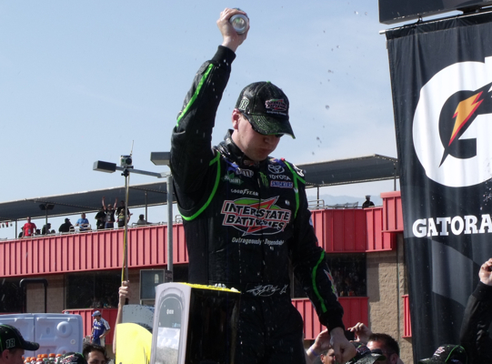 Lap by Lap: Auto Club 400 won by Kyle Busch