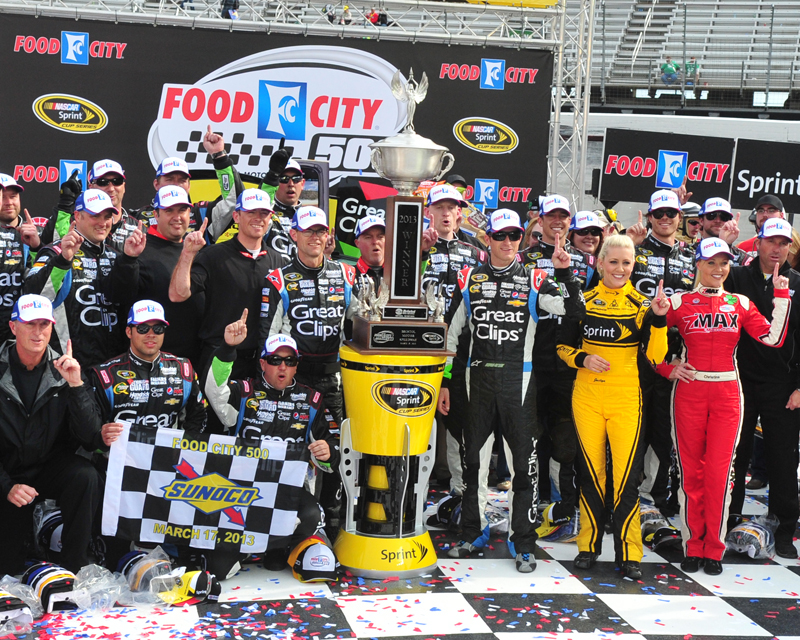 Kasey Kahne Wins Bristol For the First Time in His Career