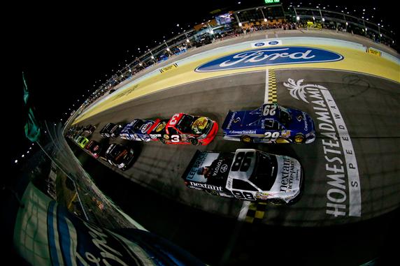 Lap by Lap: Ford EcoBoost 200 won by Kyle Busch