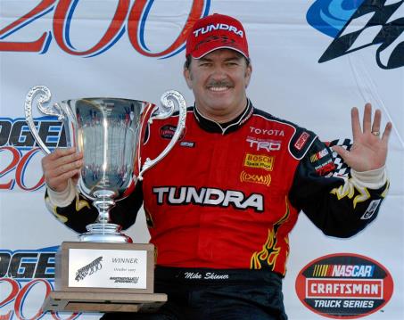 NASCAR Star Mike Skinner is Coming to the Canadian Motorsports Expo on Sunday, Februrary 9