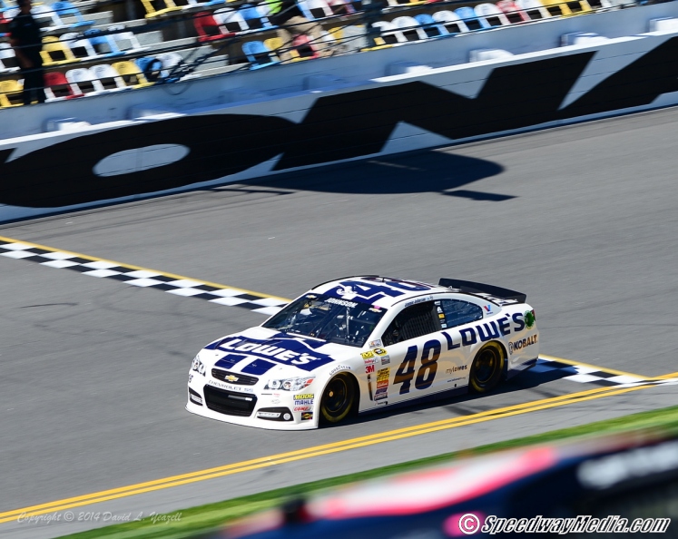 Jimmie Johnson plans to race for win in Duel while being conservative