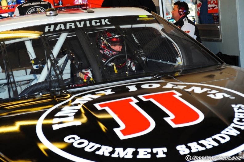 Kevin Harvick continues momentum ride, topping speed charts