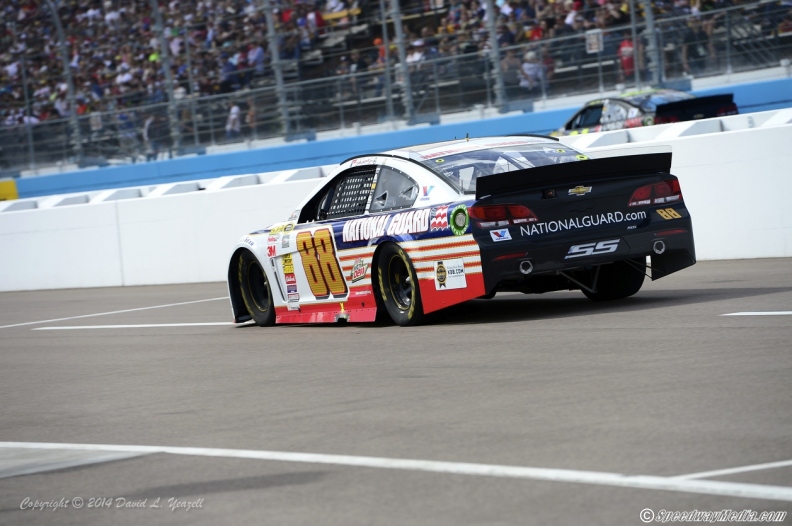 Dale Earnhardt Jr. keeps momentum rolling in the desert