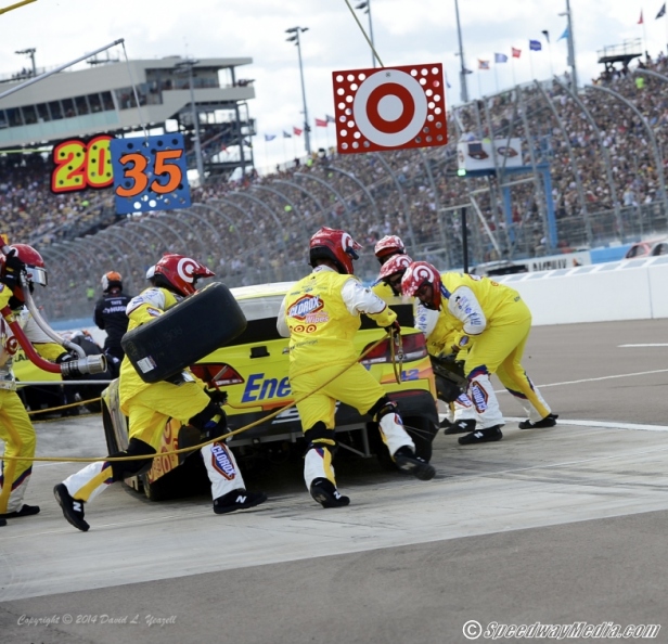 Rookie Watch: Struggling in the desert as Larson shows strength