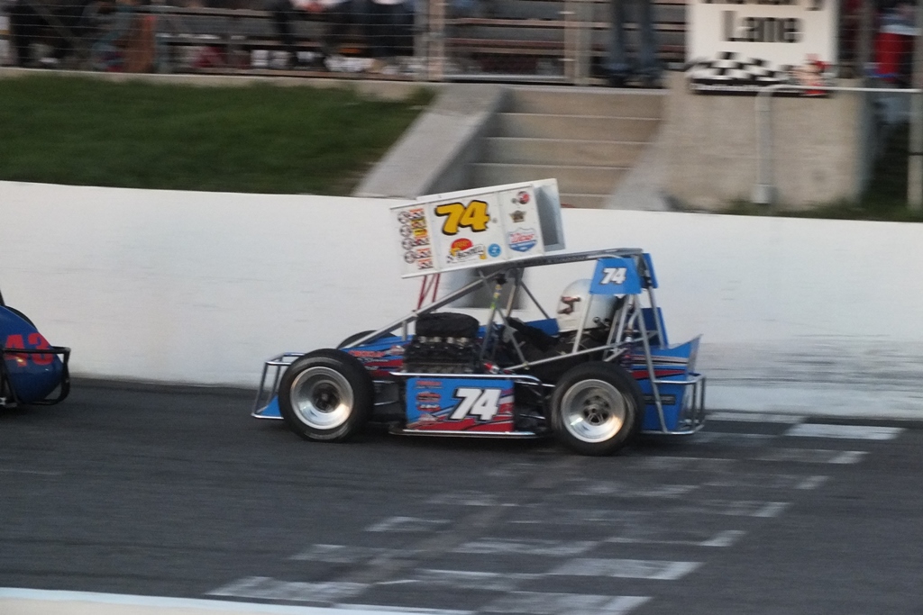 Rob Neely wins TQ Can-Am Midget feature at Sunset Speedway