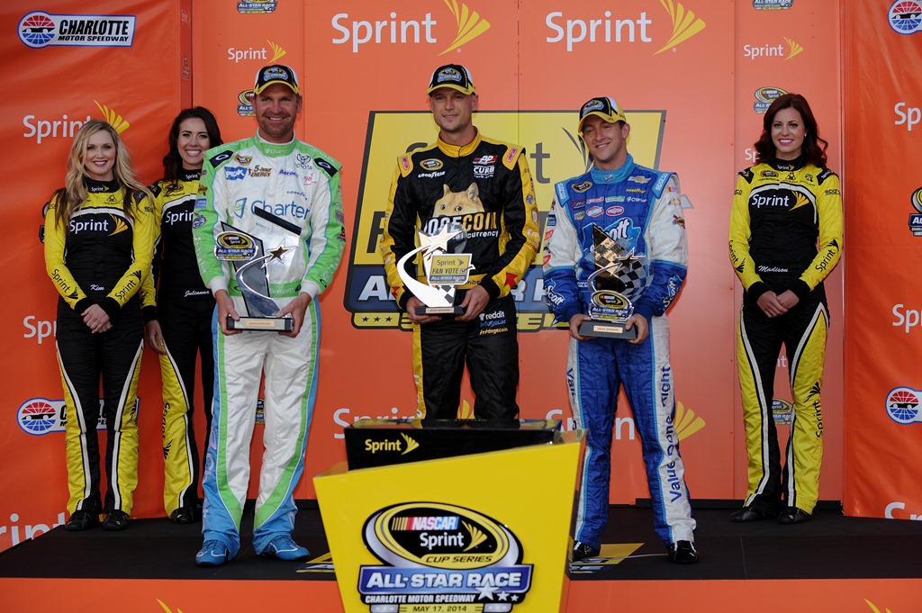 Clint Bowyer wins The Sprint Showdown; Josh Wise wins Fan Vote