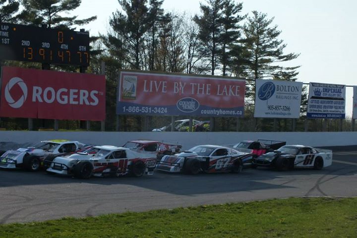 Preview: OSCAAR Hanover Holiday Modifieds at Sunset Speedway